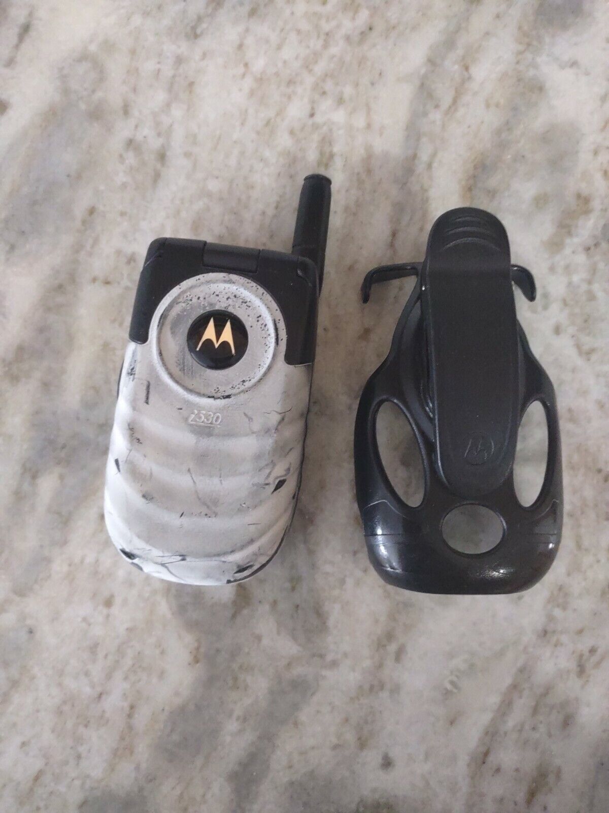 Motorola i530 - Black (Unlocked) Cellular Phone - $78.09