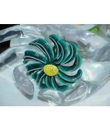 Huge Vintage Flower Pin Brooch 60&#39;s 3D Green Yellow center Spiral Flower... - €56,41 EUR