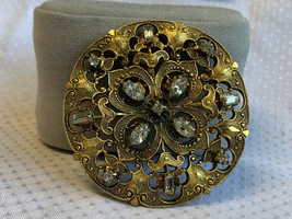 Vtg Brooch Pin Fashion Jewelry Clear Stone Ornate Goldtone Round Scatter... - £47.33 GBP