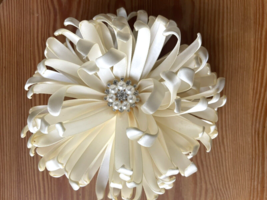 GORGEOUS  IVORY SPIDER LILY FLOWER FOR BROOCH, CORSAGE OR HEADBAND - $10.89