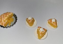 Dollhouse Peach Pie 1:12 Scale 3 Slices Plates Doll Dessert - £7.13 GBP