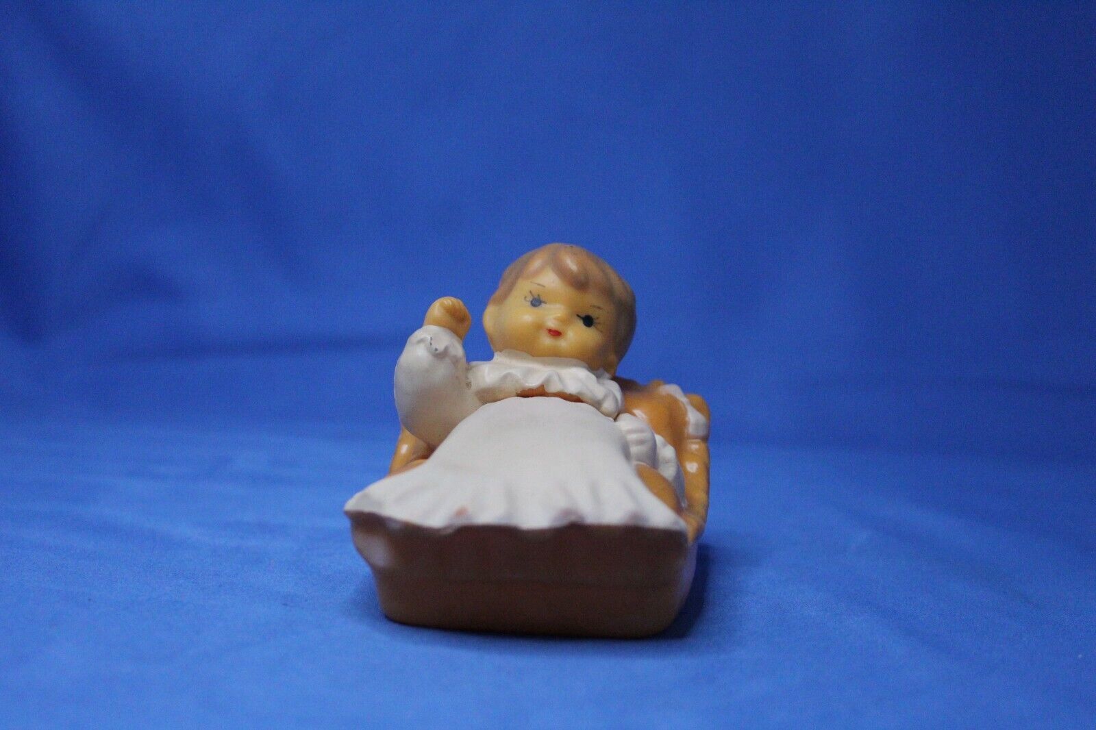 Antique Wilton 789 Cake Topper Baby in Peach Bassinet Baby Plastic Decoration - $4.55
