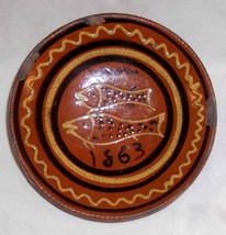 1999 Greg Shooner Redware Glazed Small Deep Pie Plate Slip Two Fish Decoration - £101.51 GBP