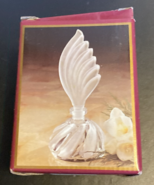 Crystal Clear Signature 7-inch lead crystal perfume bottle. - $379.80 MXN