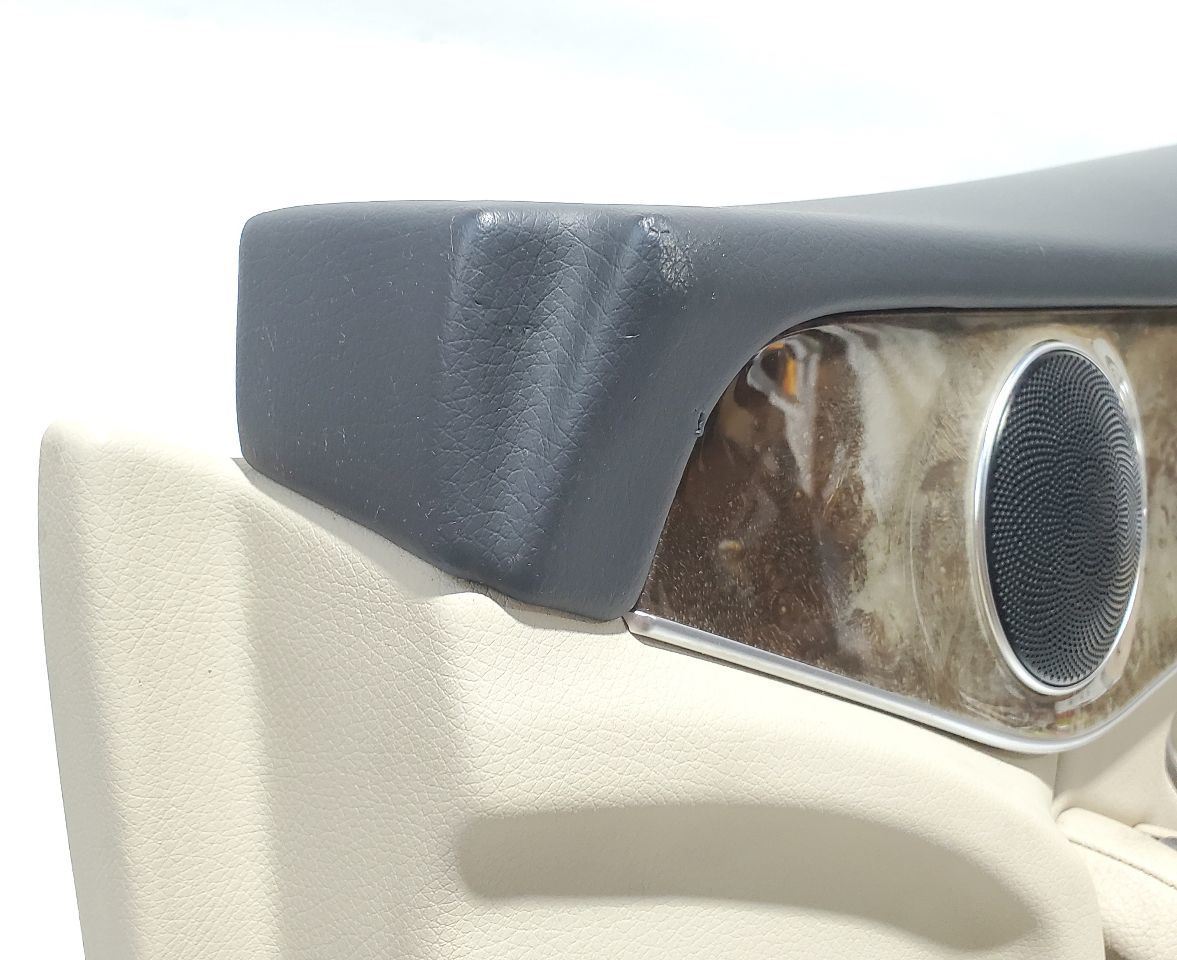 2016 Mercedes GLC300 OEM Front Right Door Trim Panel Has Fading  Item image 3