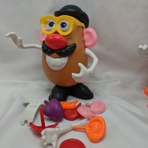 1985 Mr Potato Playskool Toy With 23 Pieces Acessories Childrens Toy  - $17.81