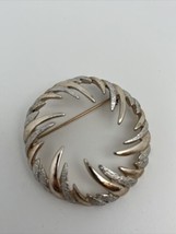 Vintage SARAH GOLD SILVER Fire &amp; Ice TONE IMROUND PATTERN  BROOCH PIN - £7.22 GBP