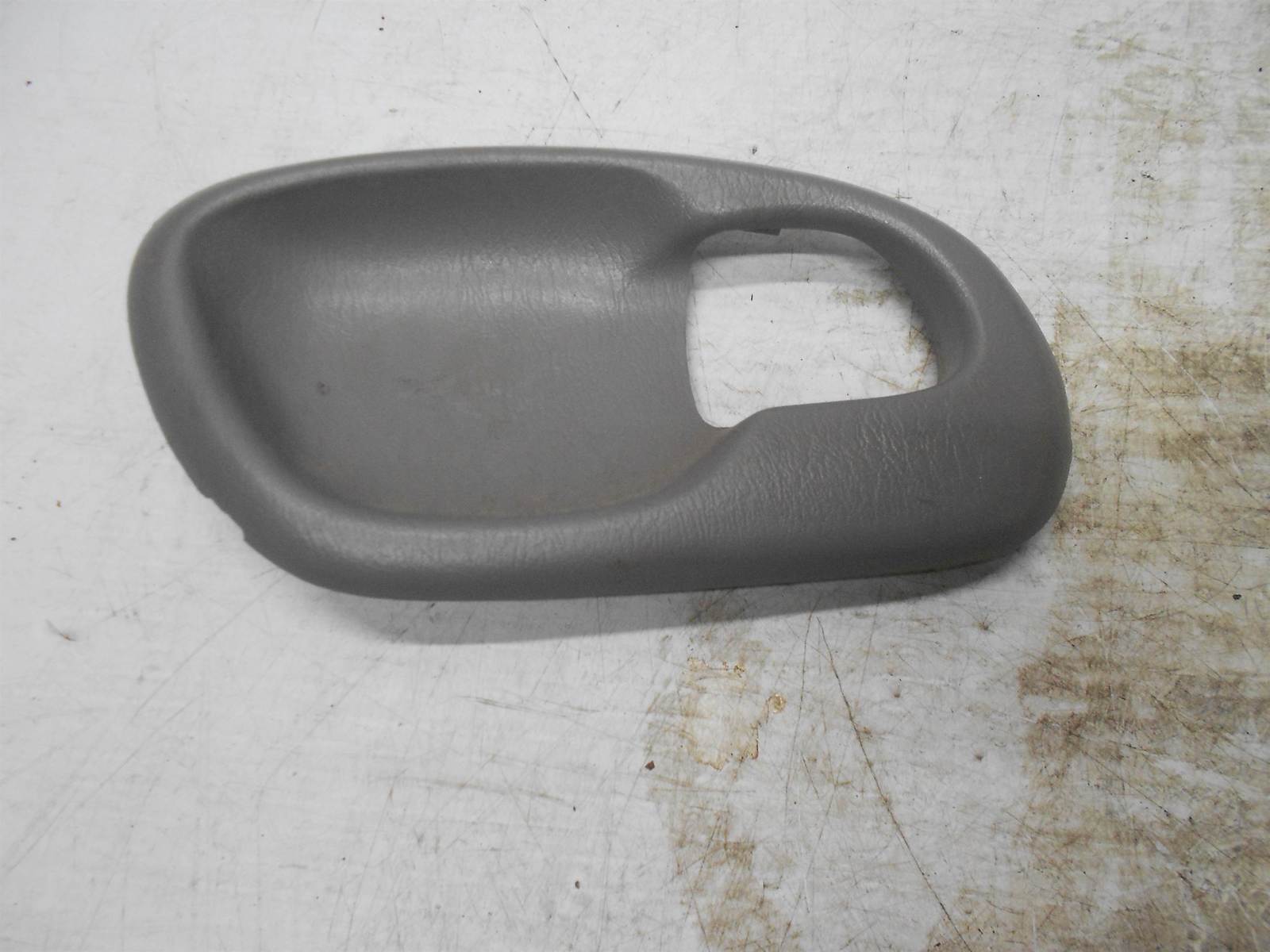 1997-2002 Ford F150 RH Right Interior Door Handle Cup Bezel - $19.99