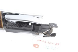 07-13 BMW X5 FRONT RIGHT PASSENGER SIDE DOOR HANDLE TRIM PANEL Q2817 image 4