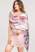Kalika Plum Silk Scarf - $1,865.57 MXN