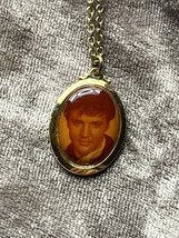 1977 Vintage Commemorative Elvis Presley Picture Necklace Pendant 18” SEE - £14.84 GBP