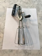 VINTAGE BLACK HANDLE STAINLESS STEEL EGG BEATER 1950&#39;s HOMEMAKER PROP - €8,50 EUR