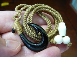 (MA-04B) Petite Black Maori Style Fish Hook Water Buffalo Horn Pendant Necklace - £18.67 GBP