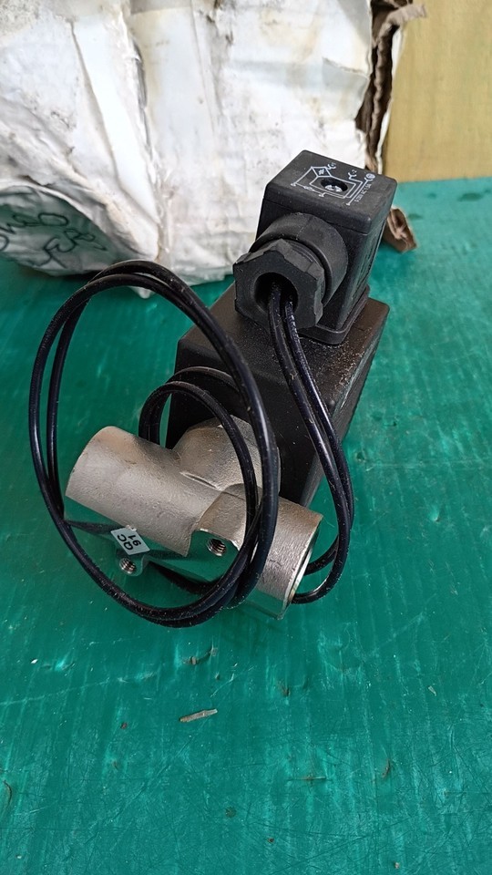Vulcan Hart 00-959909-00001 120VDC Solenoid Valve Item image 3