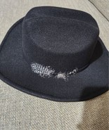 Black feather Fedora hat - $54.45