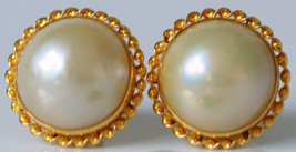 Pearls Earrings Stud 22K Solid Yellow Gold Stud Earrings Genuine Hallmarked gold - £867.86 GBP