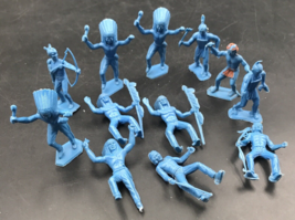 Lot of 12 Vintage MPC Blue Indian War Army Men Toy Soldiers Plastic - $8.59