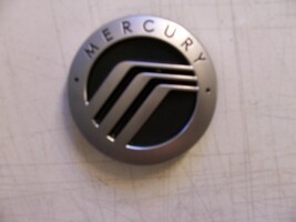 2007 MONTEGO TRUNK LID TRIM EMBLEM ORNAMENT USED OEM MERCURY 5T53 54425A... - $799.61 MXN