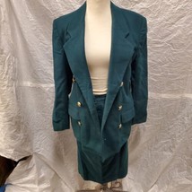 Braefair Women&#39;s Green Blazer with Gold Buttons and Skirt Set, Size 4 - £59.34 GBP
