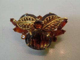 Vintage Unusual Shaped Amber Colored &amp; Goldtone Leaf Brooch Unbranded - £11.64 GBP