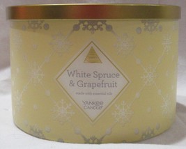 Yankee Candle 3-Wick Jar 18 Oz Burns 30-50 Hrs White Spruce &amp; Grapefruit Ess Oil - £32.10 GBP