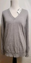 Banana Republic Ladies&#39; 100% Merino Wool V-Neck Sweater Gray Size Medium - $19.95