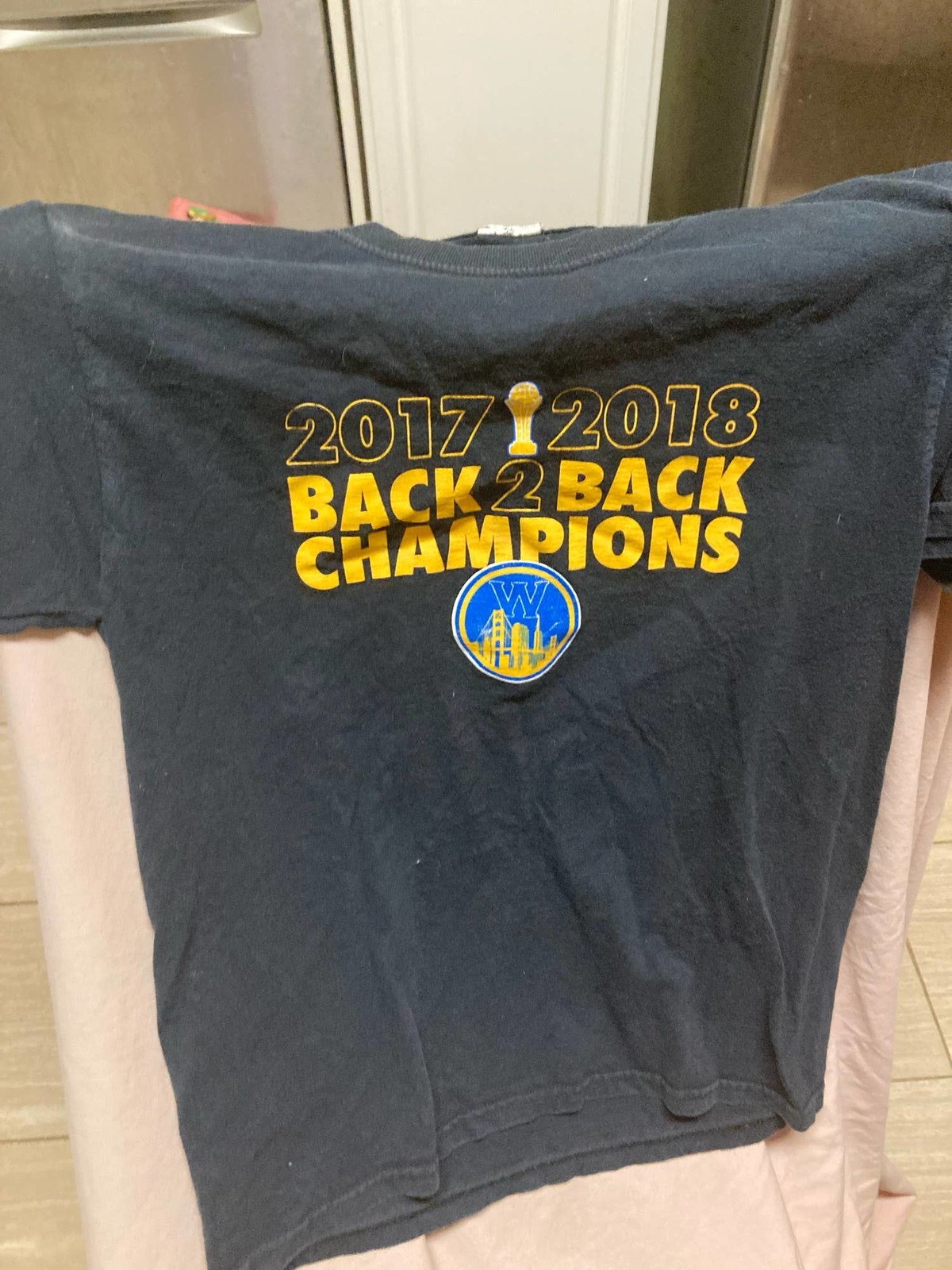 2017-18 Back 2 Back Champions Golden State Worries Kids Shirt Size XL - $14.85