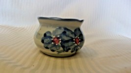 Small Blue and White Ceramic Jar Bowl With Flowers from Ben Rickert Japan - $30.00