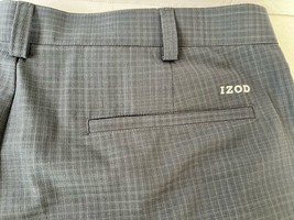 IZOD Shorts Dark Gray Grid Men&#39;s Size 36 Classic Flat Front Golf Sport Vacation - £11.75 GBP