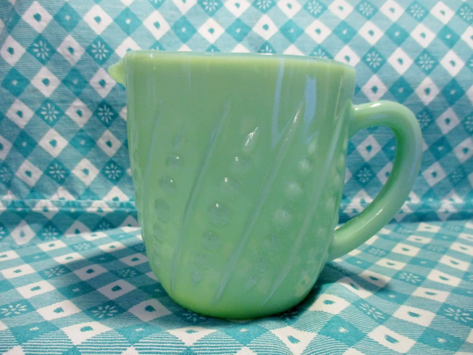 Jadeite Green Glass Bead and Bar Pitcher in Excellent Condition - £53.58 GBP