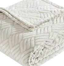 Kenneth Cole Basket Weave Tipped Decor for All Season King Blanket Pale ... - $49.22
