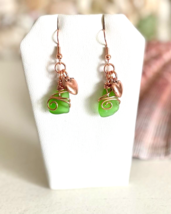 Women&#39;s Green &amp; Copper Beach SEA GLASS Dangle Heart Earrings Set Artisan Jewelry - £9.46 GBP