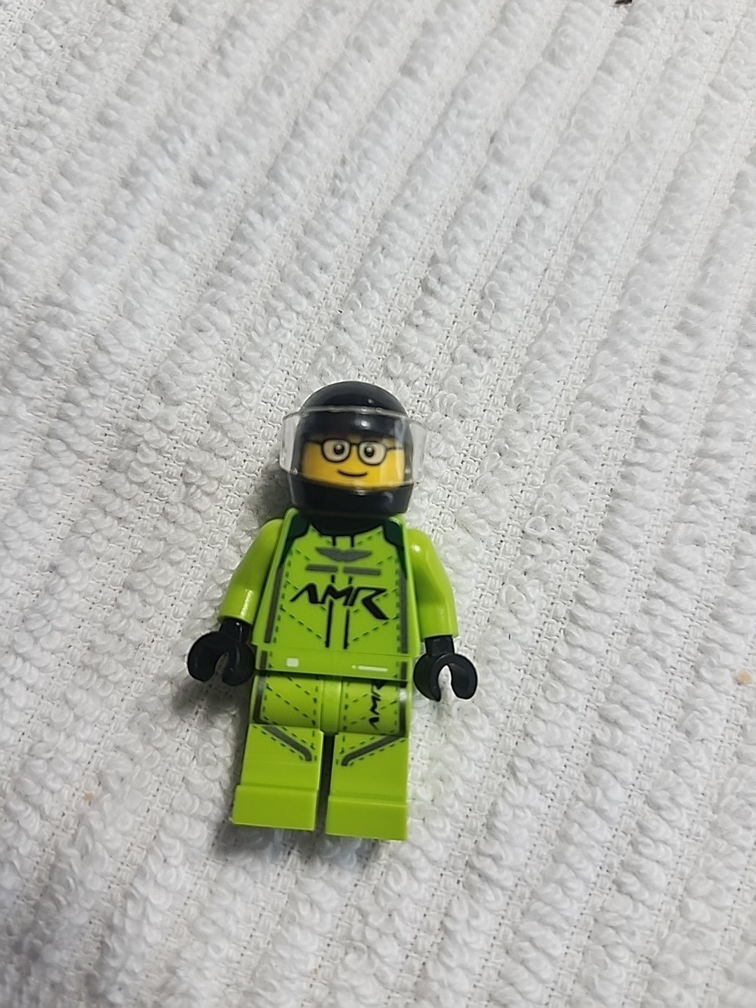LEGO Minifigure Speed Champions ASTON MARTIN VANTAGE GT3 DRIVER - $4.95
