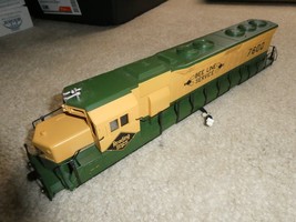 MTH O Scale Sample Reading Lines Bee 7600 Diesel Locomotive Body Shell 1... - $1,096.41 MXN