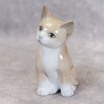 Vintage Tan and White Kitten Chiisai Bin Cordial Figurine Porcelain - £10.81 GBP