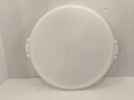 Tupperware Round White Serving Storage Divided Tray 405 w/Lid Tupper Seal 224 - £6.73 GBP