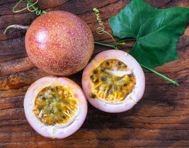 10 Organic Purple Passion fruit Seeds Vine USA - £4.74 GBP