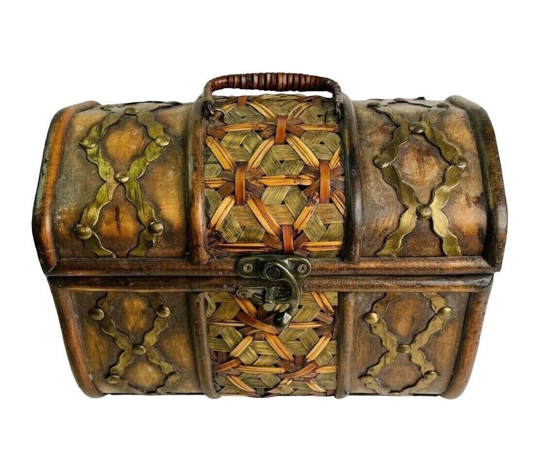 Primary image for Vintage Box Purse Wood Wicker & Metal Trim Overnight Bag Luggage Hinged 10x8x6.5
