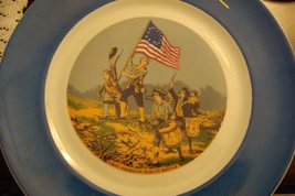 Bicentennial First American Flag in Battle Collector Plate[*a4-1] - £23.11 GBP