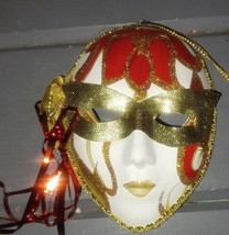 Vintage Ceramic Mardi Gras Mask Christmas Ornament Red White Gold 3 1/2 x 2 1/2&quot; - £6.43 GBP
