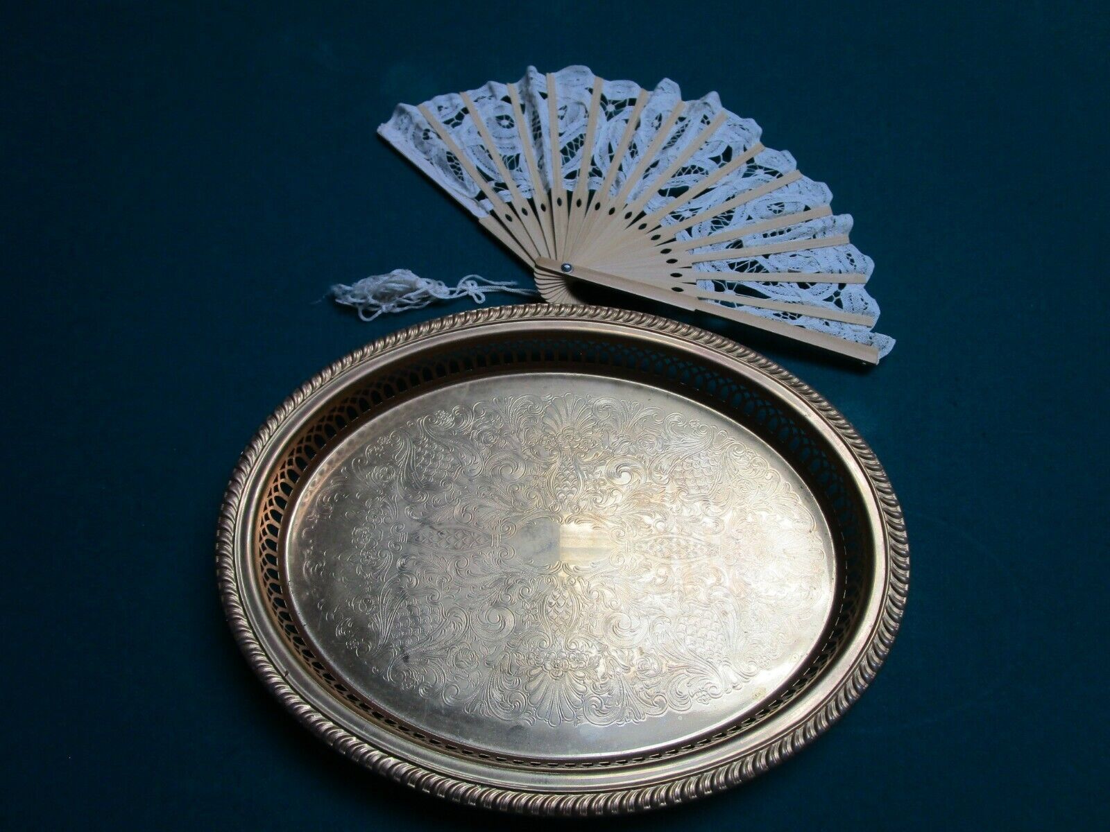 Primary image for OVAL VANITY TRAY COPPER AND WOOD LACE  CHILD FAN 