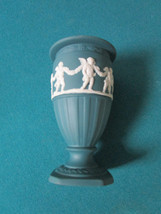 Green Wedgwood Vase Garlands Of Angels 5" - $123.75