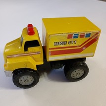 VINTAGE Big Yellow Plastic Rescue Truck Makes Noises When Rolled - $250.02 MXN
