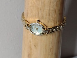 Very Pretty 7 Inch Gold Tone Elgin Watch With Mother Of Pearl Dial - £51.95 GBP