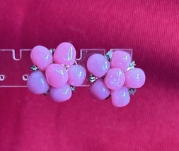 Vtg Pink Lucite Beads Clip On Earrings Made in Italy J125 - £9.11 GBP