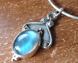 Artistically Set Labradorite Ellipse Pendant 925 Sterling Silver New Oval 3ct - £6.75 GBP