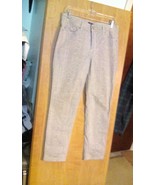 PAIR OF JEAN'S BY NYDJ WITH LIFT & TUCK TECHNOLOGY SIZE 6 ANKLE STYLE - $16.90