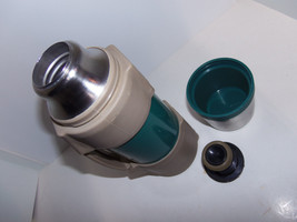 Vintage Turquoise Heavy Duty Thermos Brand Vacuum Bottle 1 Quart Stopper No 650 - £36.27 GBP