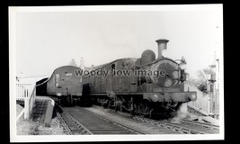 ry209 - British Rail - IOW Engine No.W30 &quot;Shorwell&quot; &amp; carriage 497 - pho... - $3.18