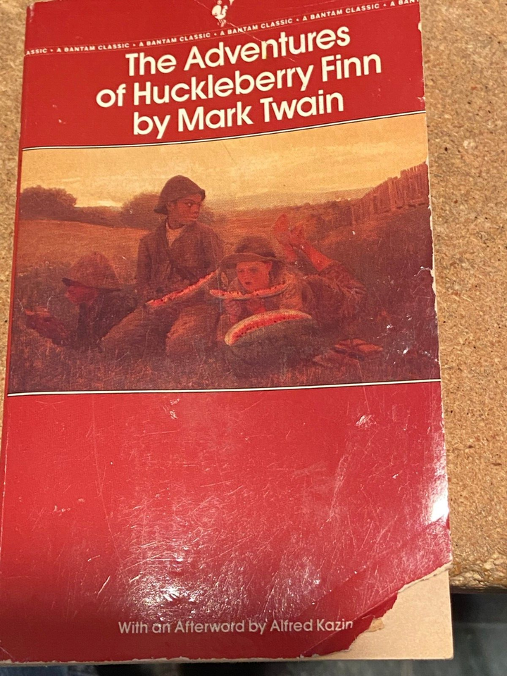 Bantam Classic PaperbackThe Adventures Of Huckleberry Finn 1981 *Pre Own... - $9.99